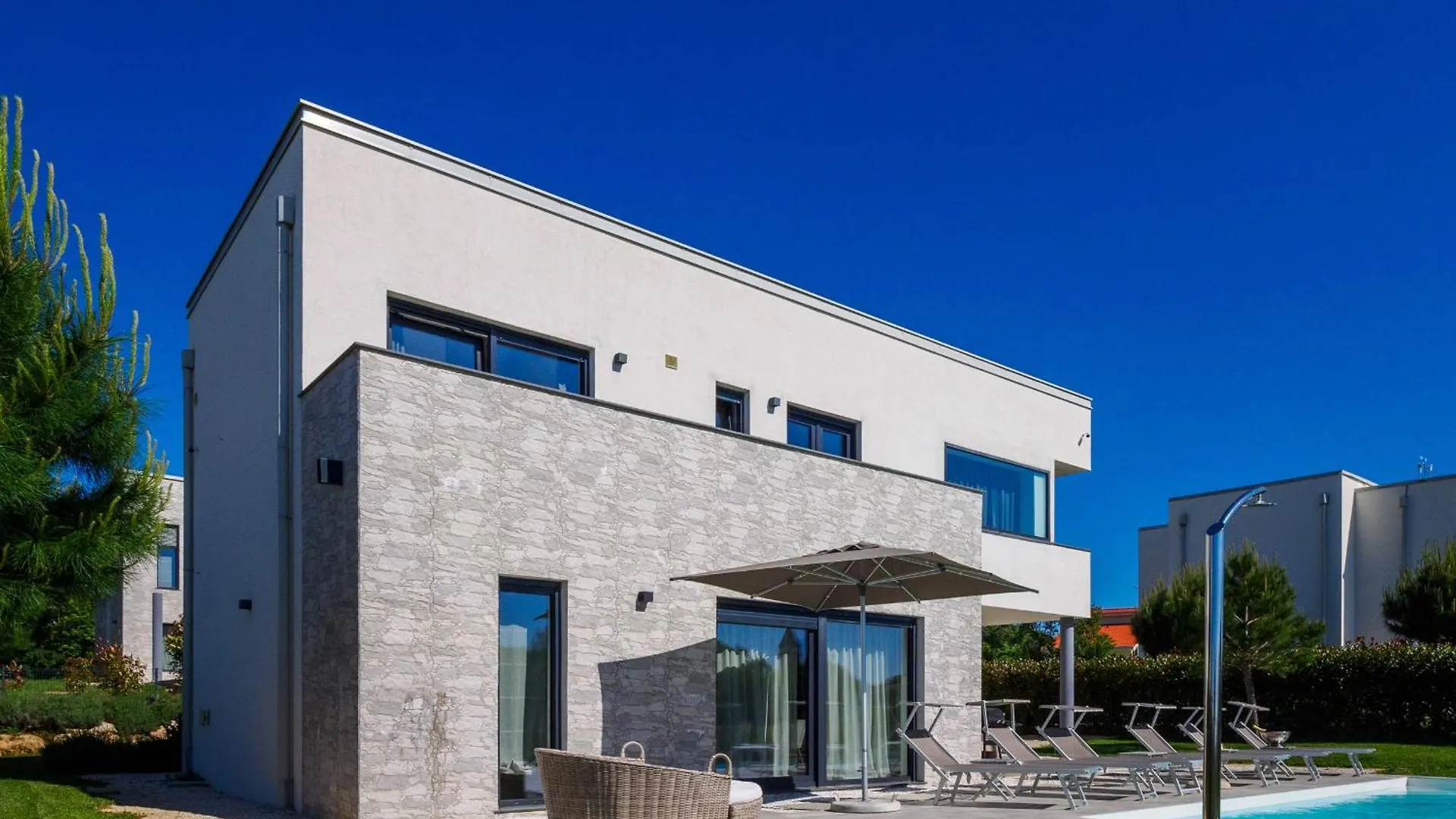 Sea View Villa Sun Sea & Fire Krnica 0*,  Kroatien